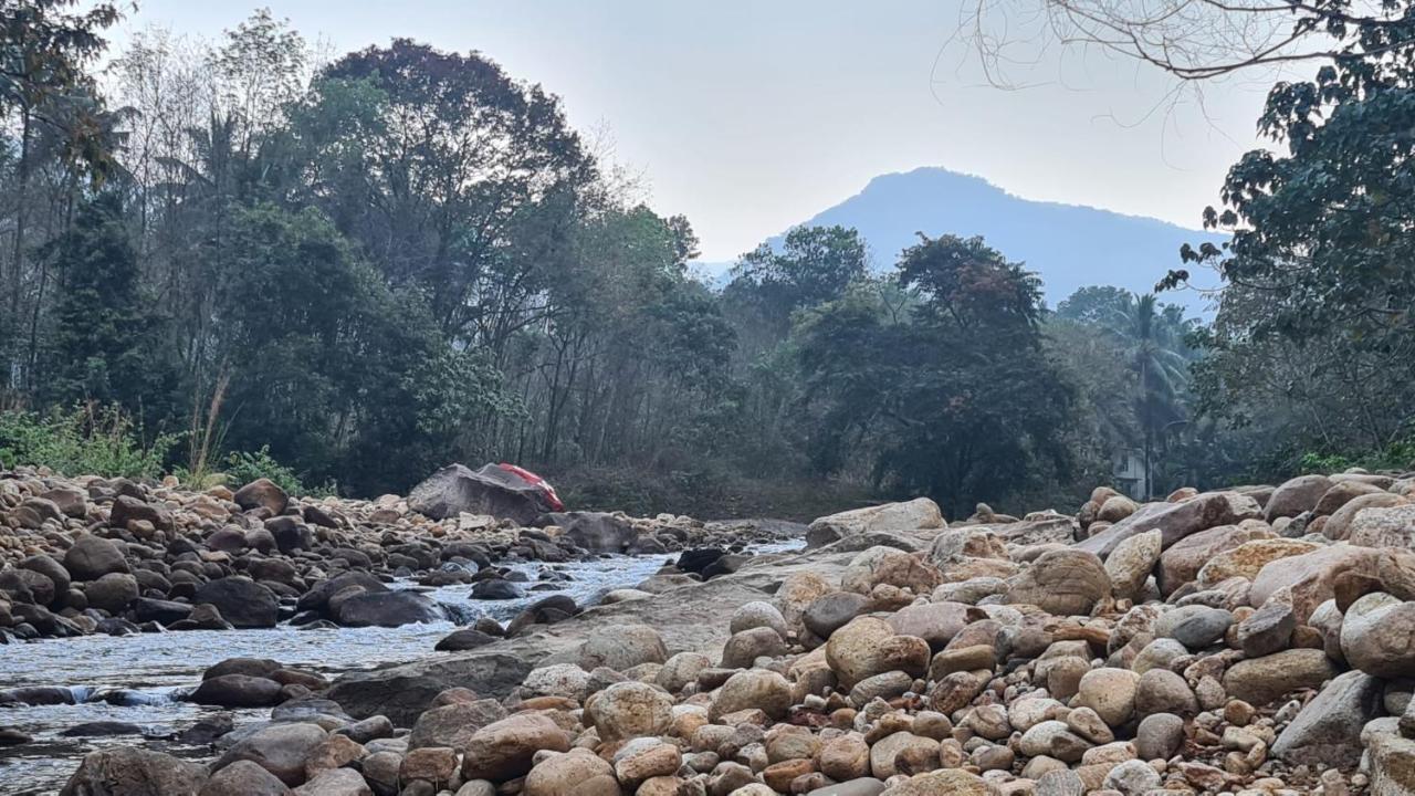 Ponmudi Dale. Homestay Kallar  Exterior photo